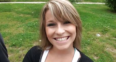 ome chat sex Cô gái đeo kính và vòi nước phim sex dong tinh lớn.