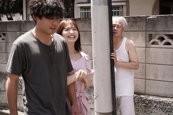 link sex gaigu đôi Cô vợ Người chồng trẻ chuyển đến nơi ở mới nào ngờ bị gã vô gia cư theo dõi